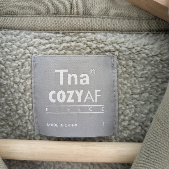 TNA Cozy AF Fleece - Picture 3 of 4
